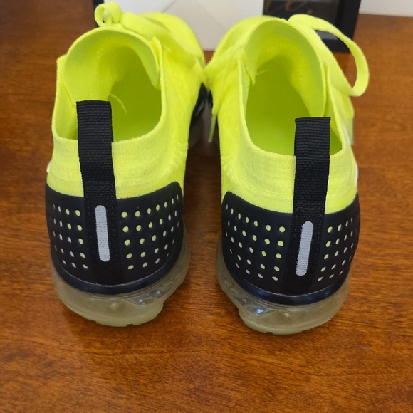 Nike Vapormax in Neon Yellow main image 4